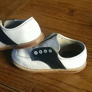 Boys Saddle shoes 6 1/2 D gently worn refurbished